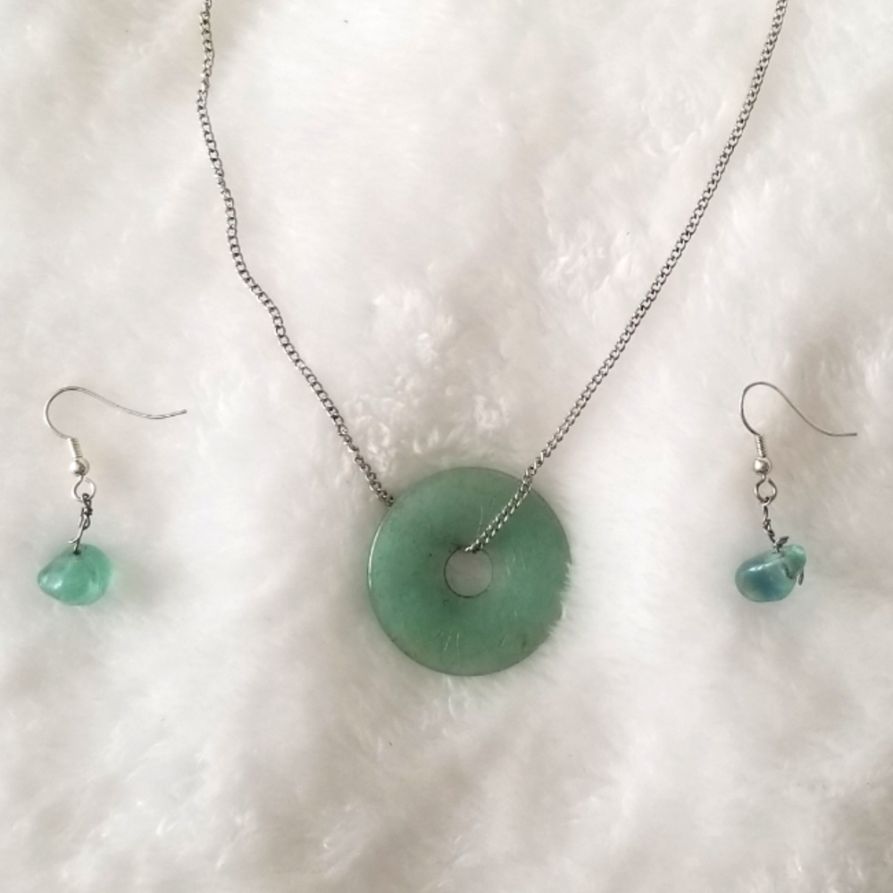 Jade Green Chinese Necklace with matching Earrings